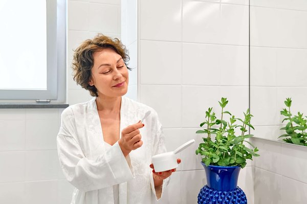 How Can Personalized Hydration Strategies Improve Athletic Endurance in Marathon Runners?